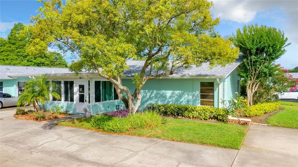 2742 SHERBROOKE LANE UNIT B PALM HARBOR, FL 34684