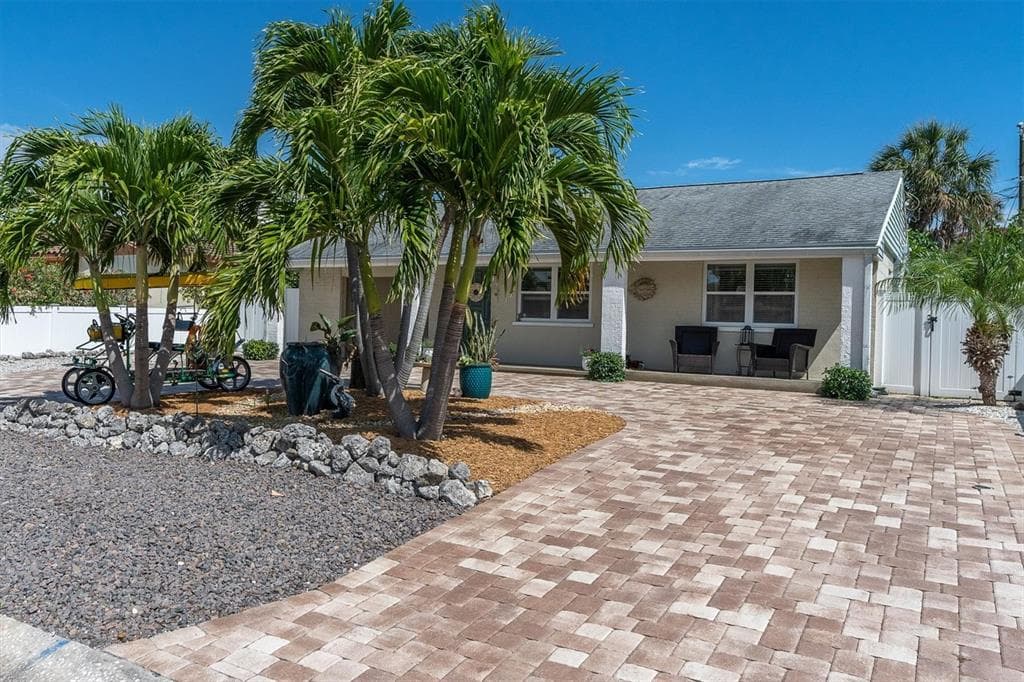 330 82ND AVENUE ST PETE BEACH, FL 33706