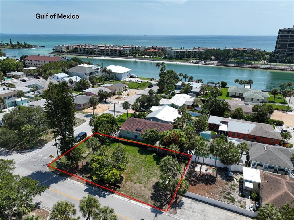 601 77TH AVENUE ST PETE BEACH, FL 33706