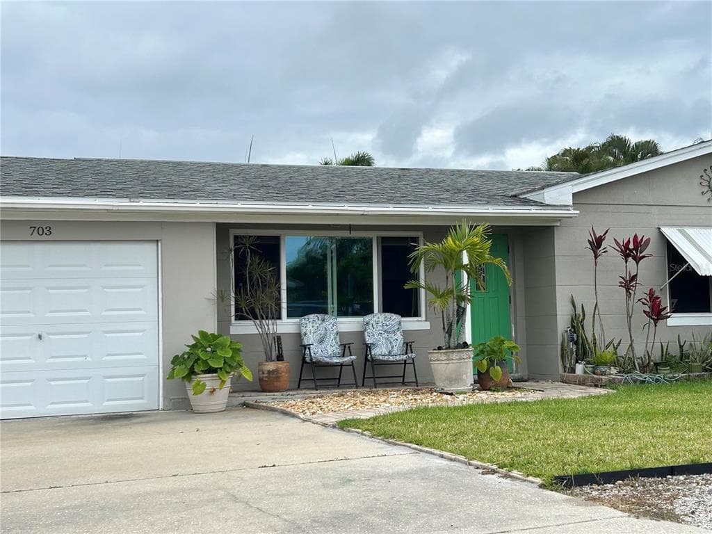 703 SUNSET COVE MADEIRA BEACH, FL 33708