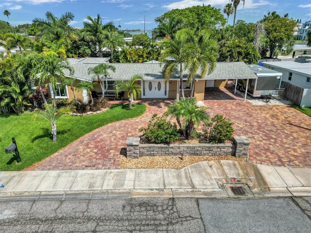 707 PRUITT DRIVE MADEIRA BEACH, FL 33708