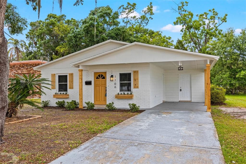 1106 E LAURA STREET PLANT CITY, FL 33563