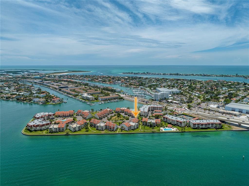 115 1ST STREET E UNIT 101 TIERRA VERDE, FL 33715