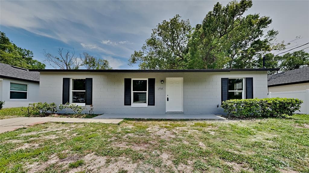 1914 HOLLYWOOD AVENUE EUSTIS, FL 32726