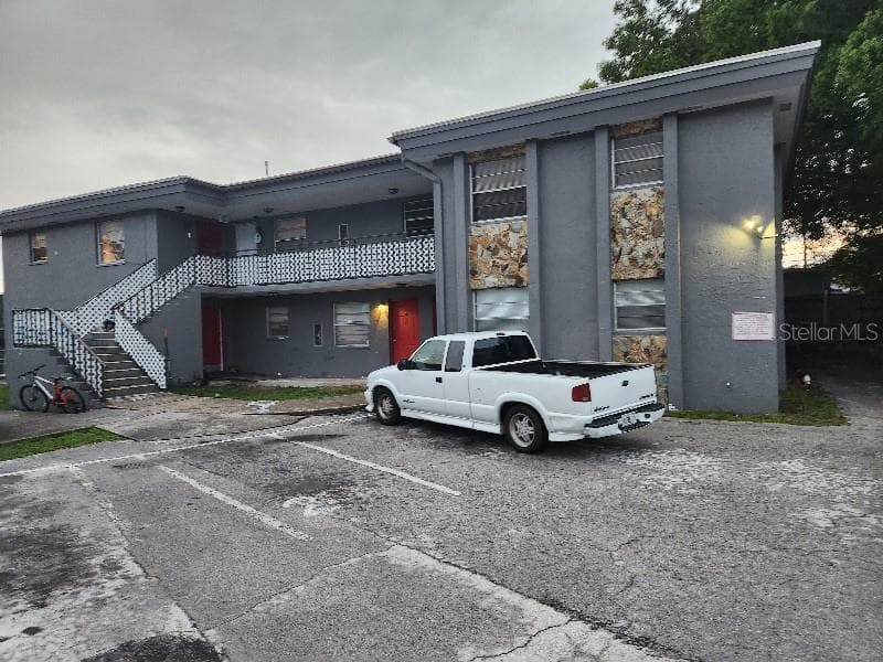 308 AVANDA COURT CLEARWATER, FL 33756