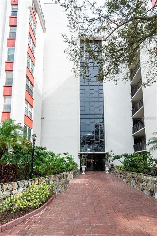 2699 SEVILLE BOULEVARD UNIT 305 CLEARWATER, FL 33764