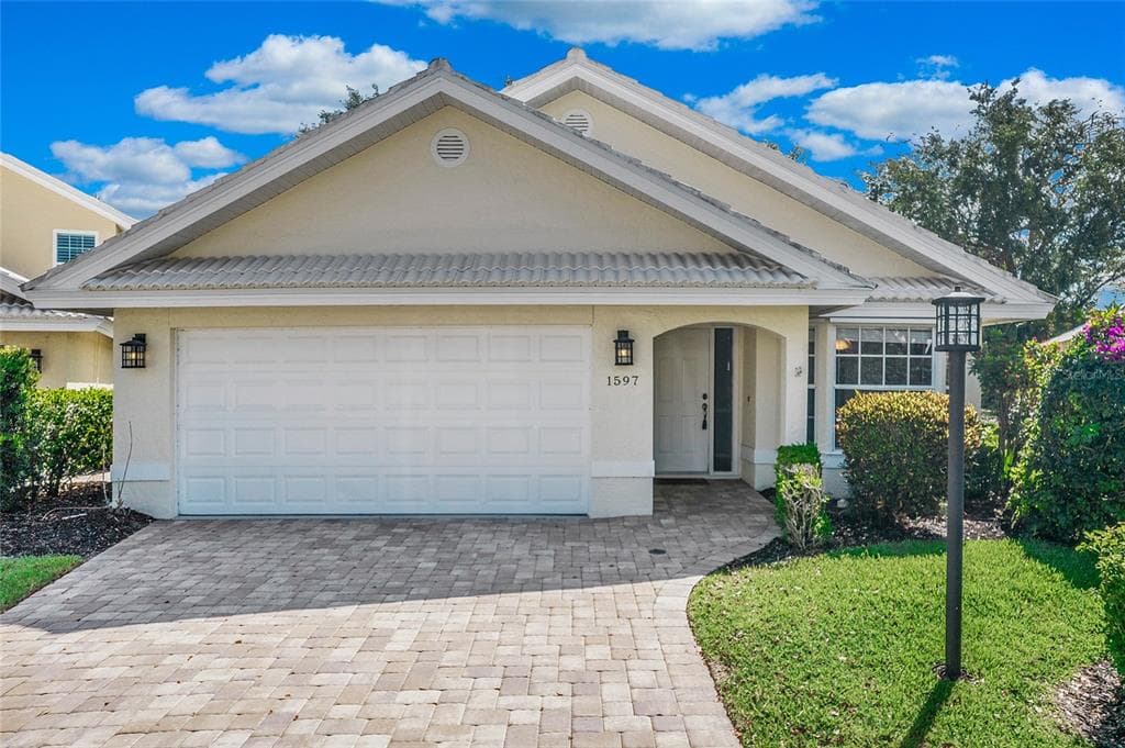1597 WEYBRIDGE CIRCLE NAPLES, FL 34110