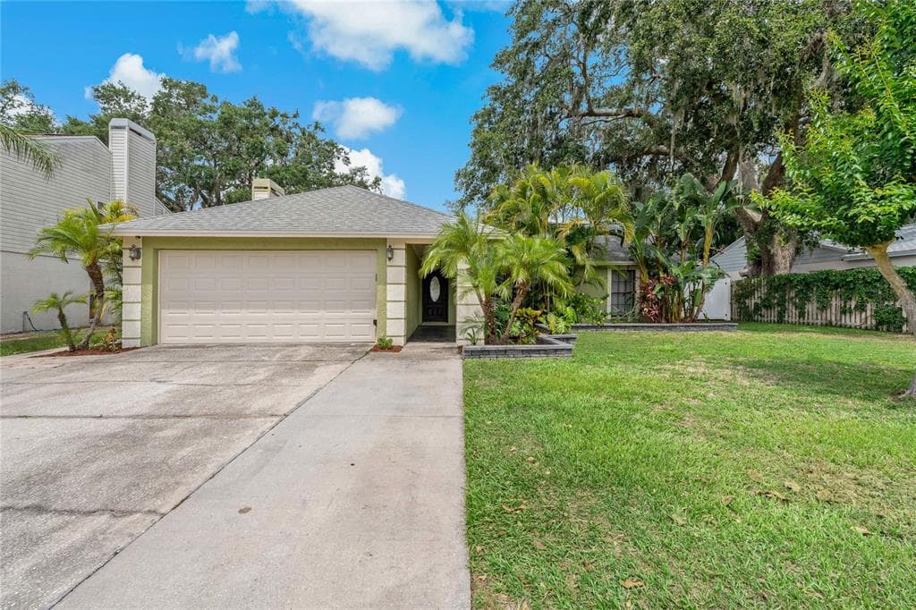 1231 LORNEWOOD DRIVE VALRICO, FL 33596
