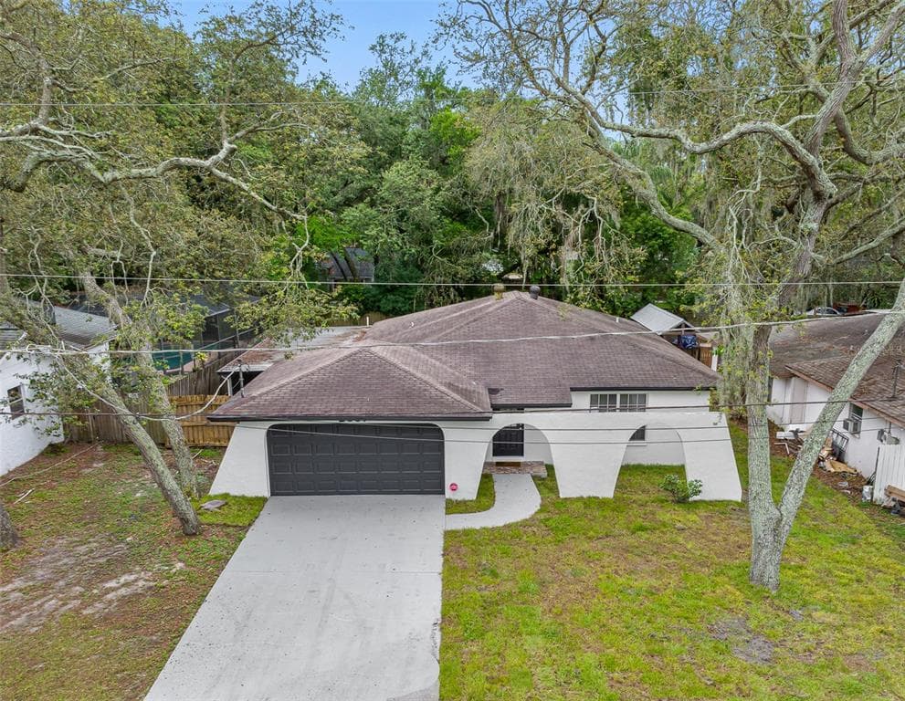 5307 ROBERTA LANE TAMPA, FL 33617