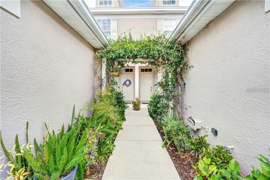 10023 TRANQUILITY WAY TAMPA, FL 33625