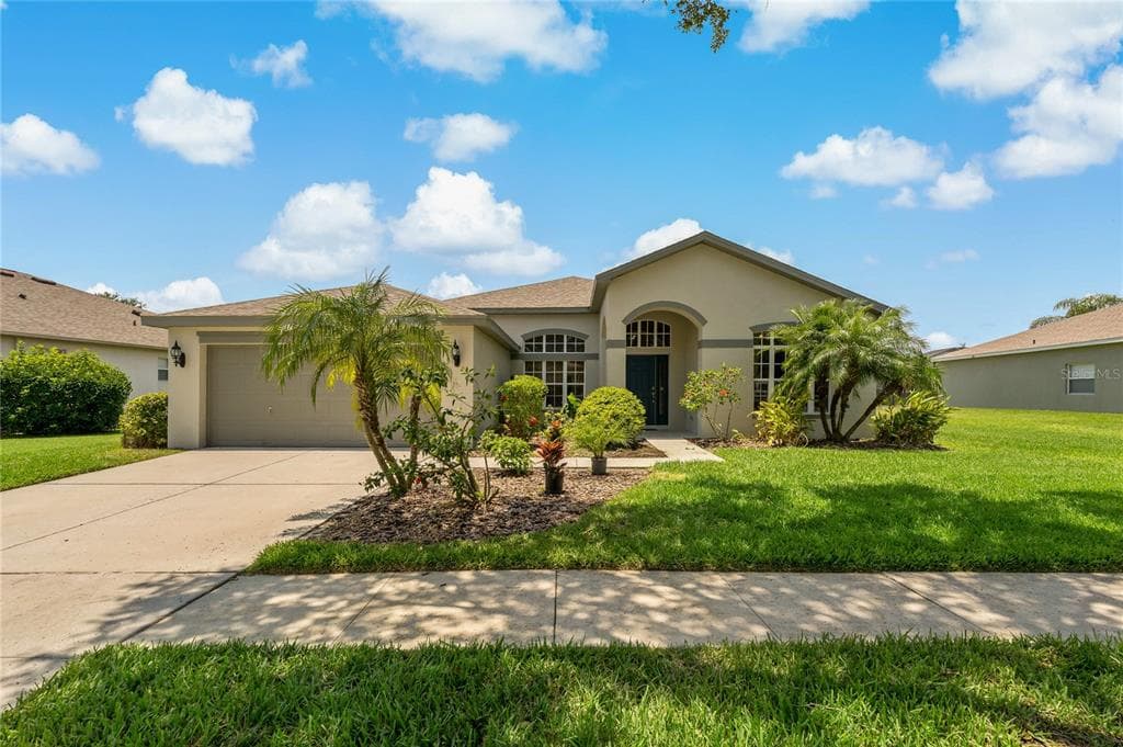 6315 BRIDGEVISTA DRIVE LITHIA, FL 33547