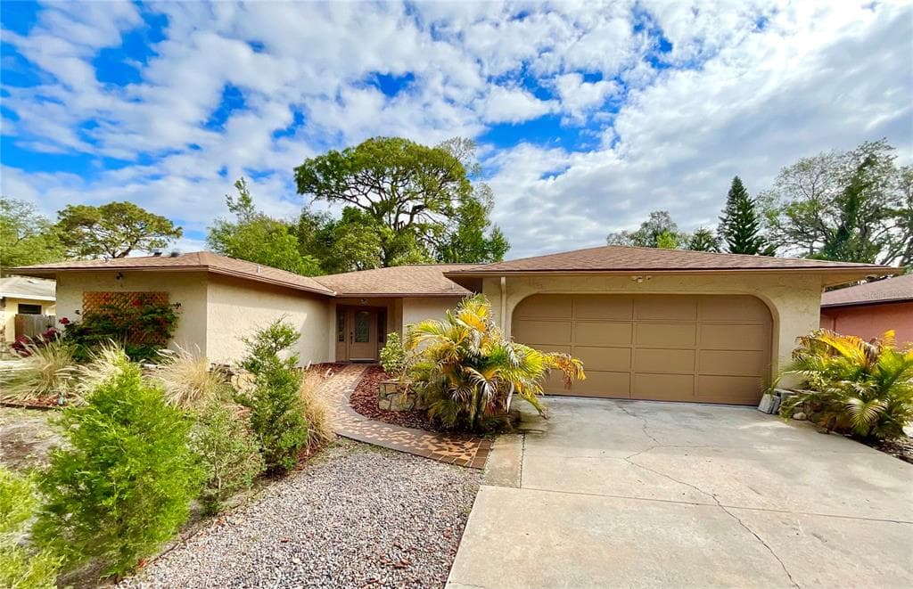7605 LAUREL OAK COURT PORT RICHEY, FL 34668