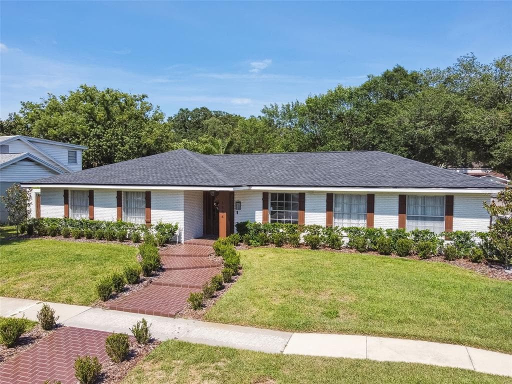 1804 CAPE BEND AVENUE TAMPA, FL 33613