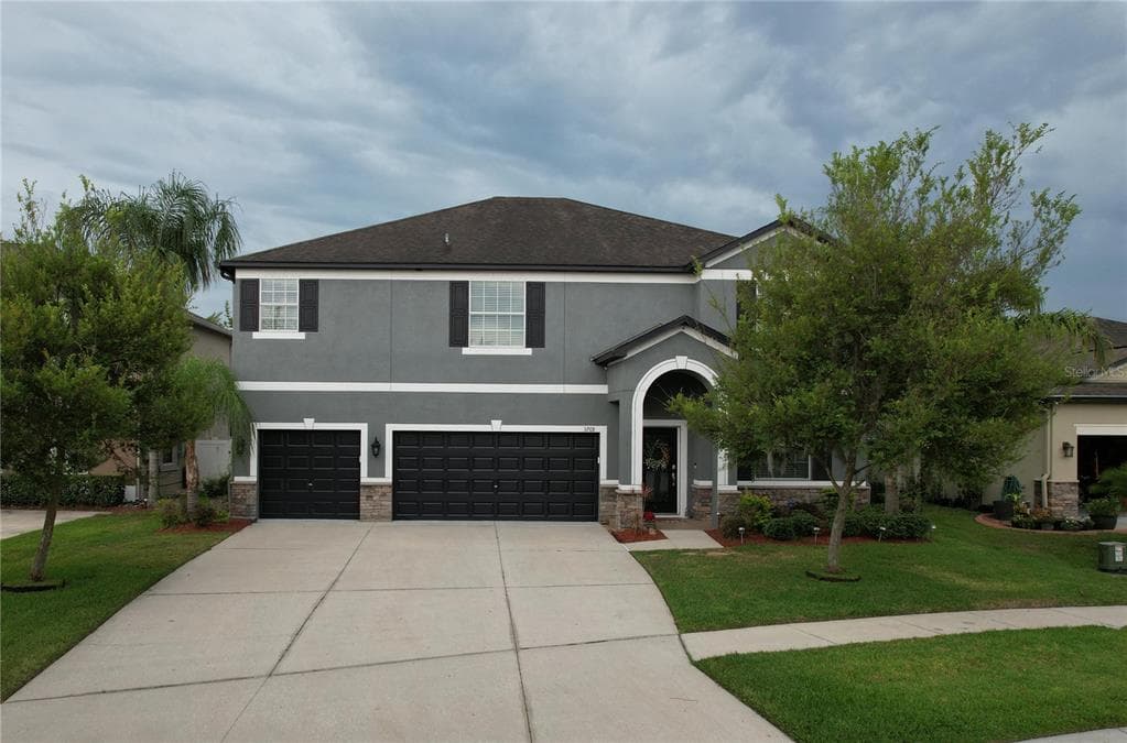 3768 ROUND TABLE COURT