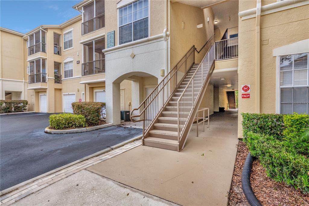 5125 PALM SPRINGS BOULEVARD UNIT 4304 TAMPA, FL 33647