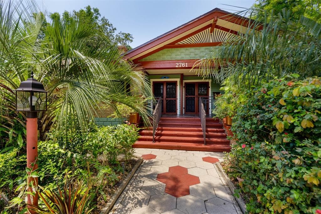 2761 BURLINGTON AVENUE N ST PETERSBURG, FL 33713