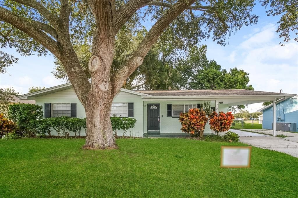 2124 E GACHET BOULEVARD LAKELAND, FL 33813