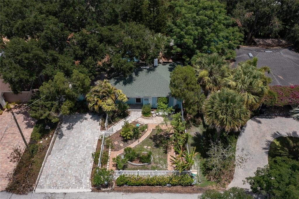 4443 W BAY VILLA AVENUE TAMPA, FL 33611