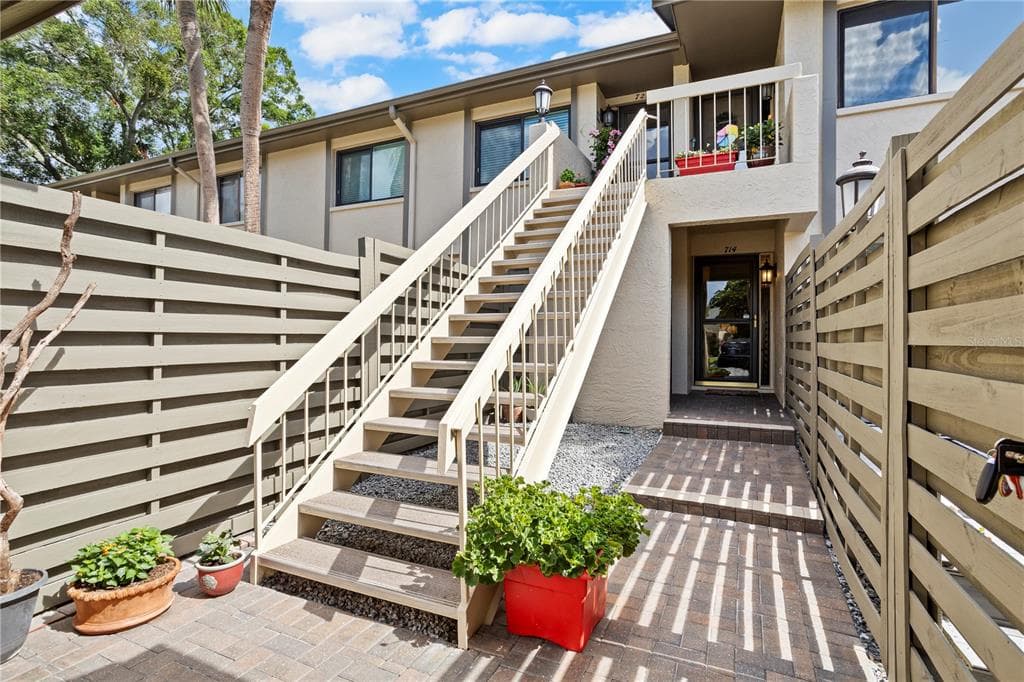 3165 LANDMARK DRIVE UNIT 714 CLEARWATER, FL 33761