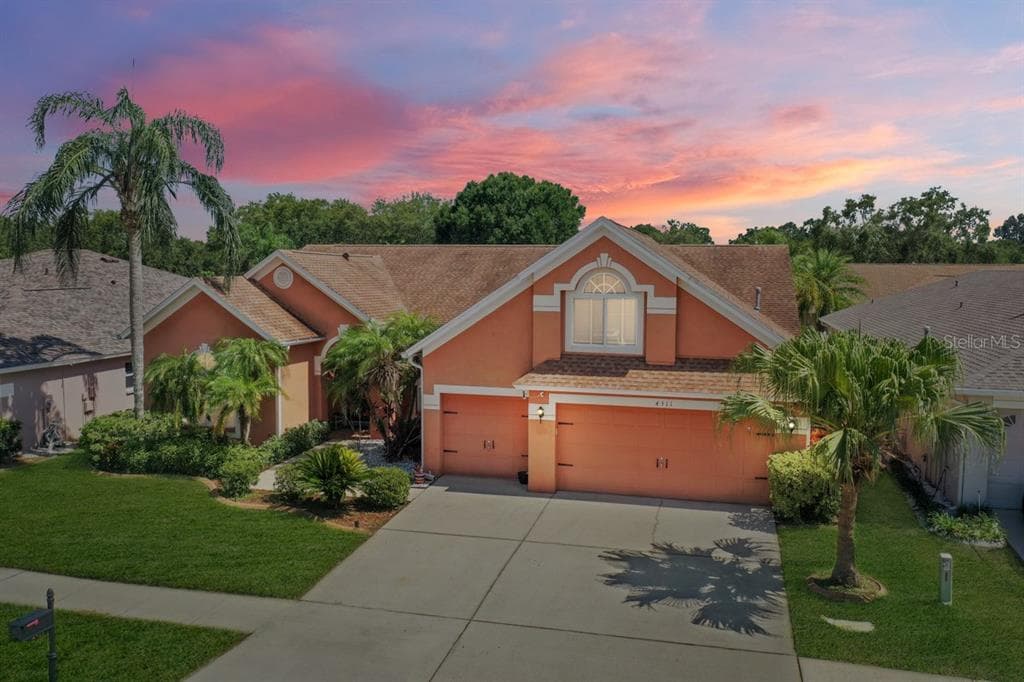 4311 BUCKHORN GROVES COURT VALRICO, FL 33596