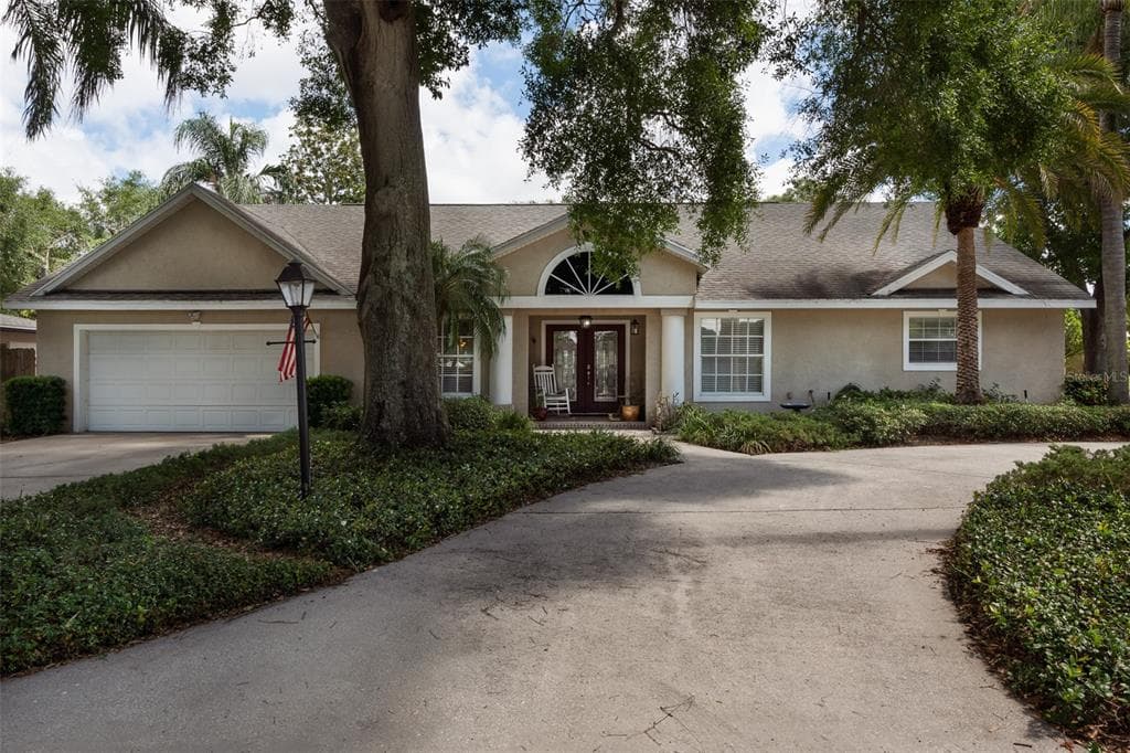 1714 PINEWOOD DRIVE CLEARWATER, FL 33756