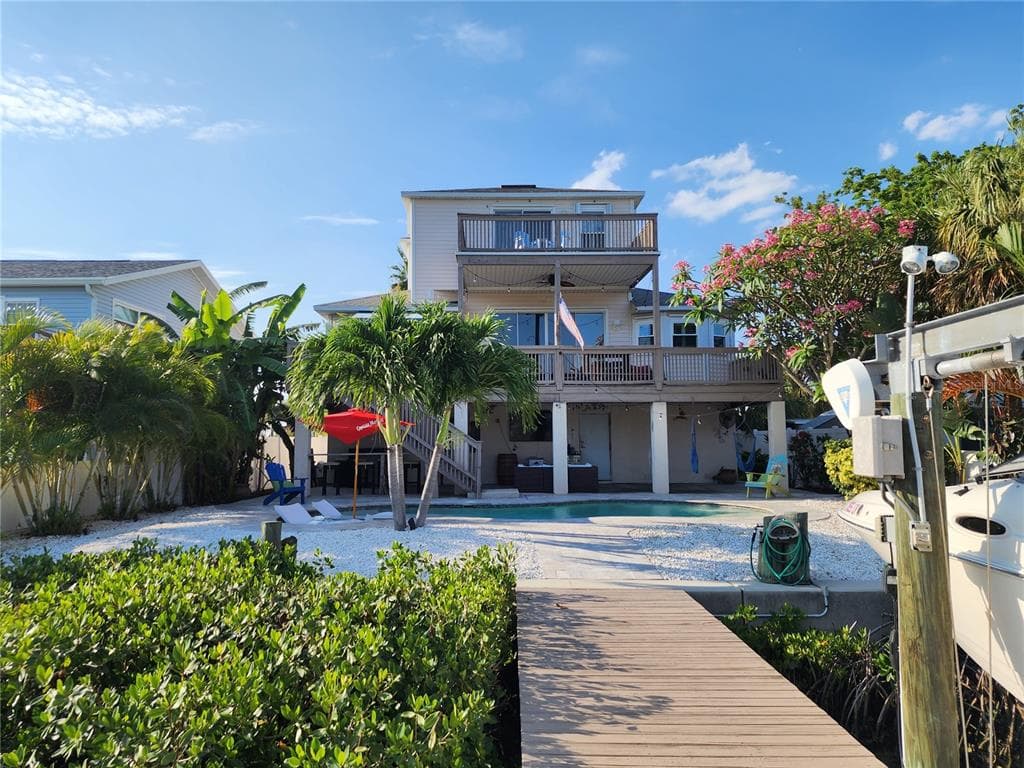141 140TH AVENUE E MADEIRA BEACH, FL 33708