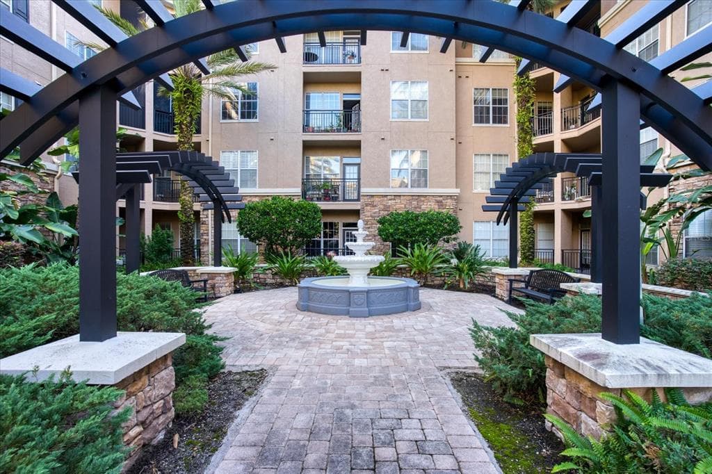 4221 W SPRUCE STREET UNIT 1103
