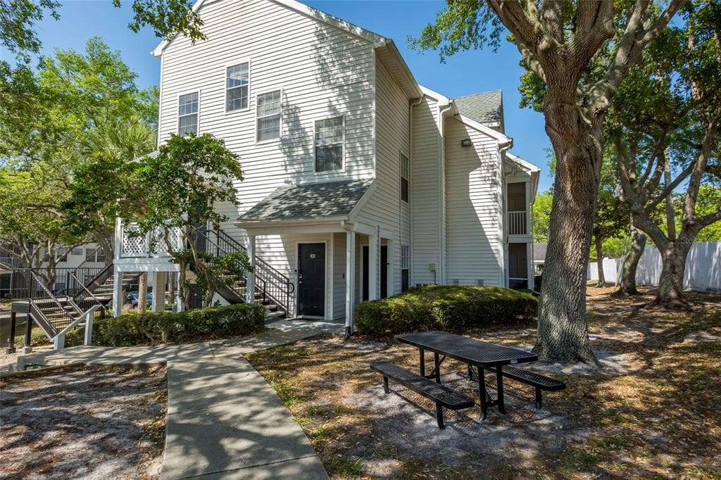 3301 HAVILAND COURT UNIT 103 PALM HARBOR, FL 34684