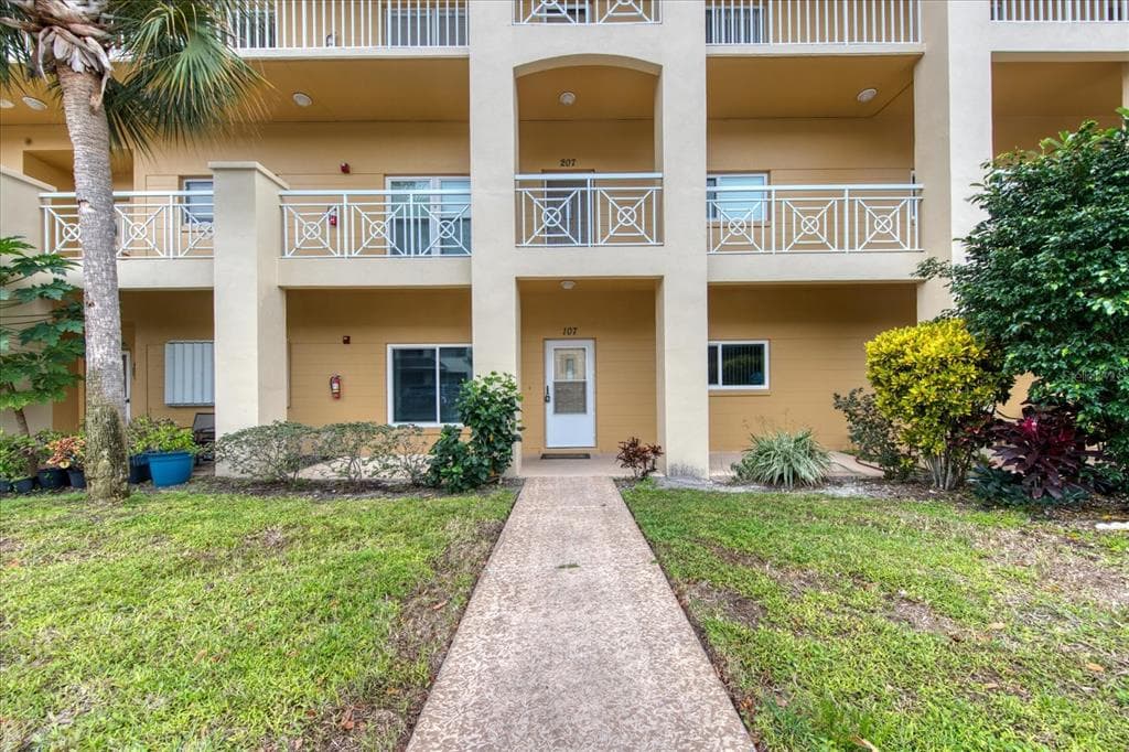 2209 UTOPIAN DRIVE E UNIT 107 CLEARWATER, FL 33763