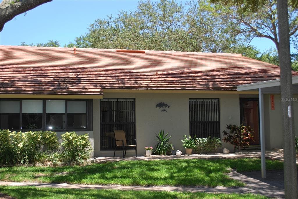 2250 BLOSSOM WAY CLEARWATER, FL 33763