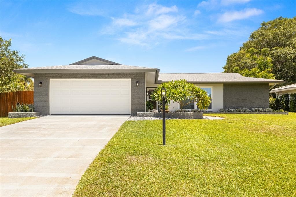 2076 HILLWOOD DRIVE CLEARWATER, FL 33763