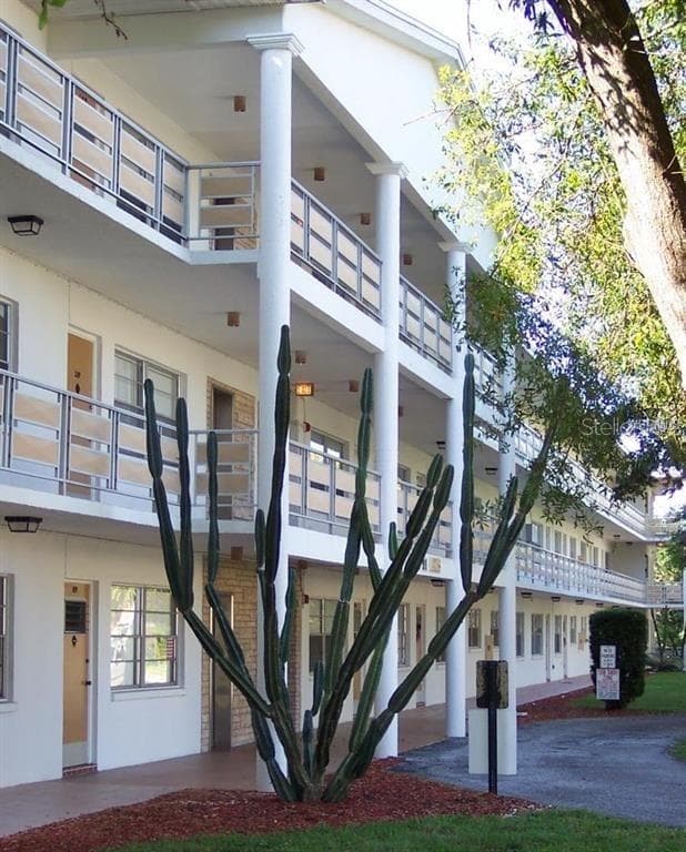 911 WASHINGTON AVENUE SW UNIT 102 LARGO, FL 33770