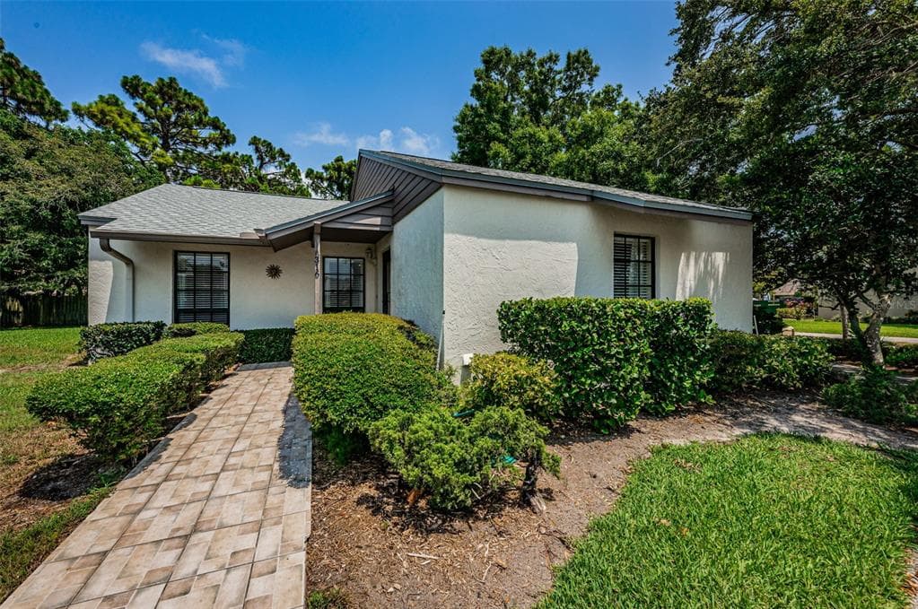 316 WINDRUSH LOOP TARPON SPRINGS, FL 34689