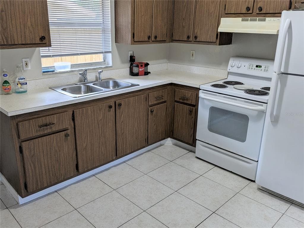 626 WILDWOOD WAY CLEARWATER, FL 33756