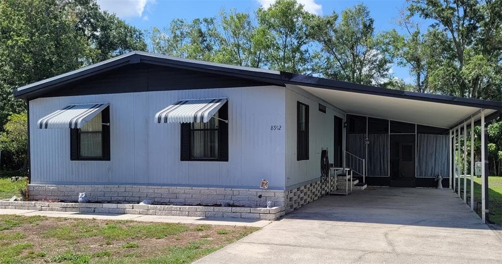 8912 FOX TRAIL TAMPA, FL 33626