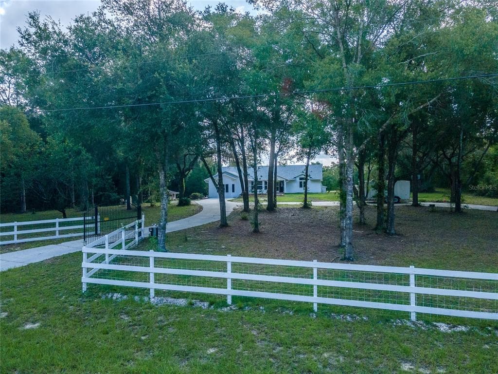 4922 OAKFIELD CIRCLE DADE CITY, FL 33523