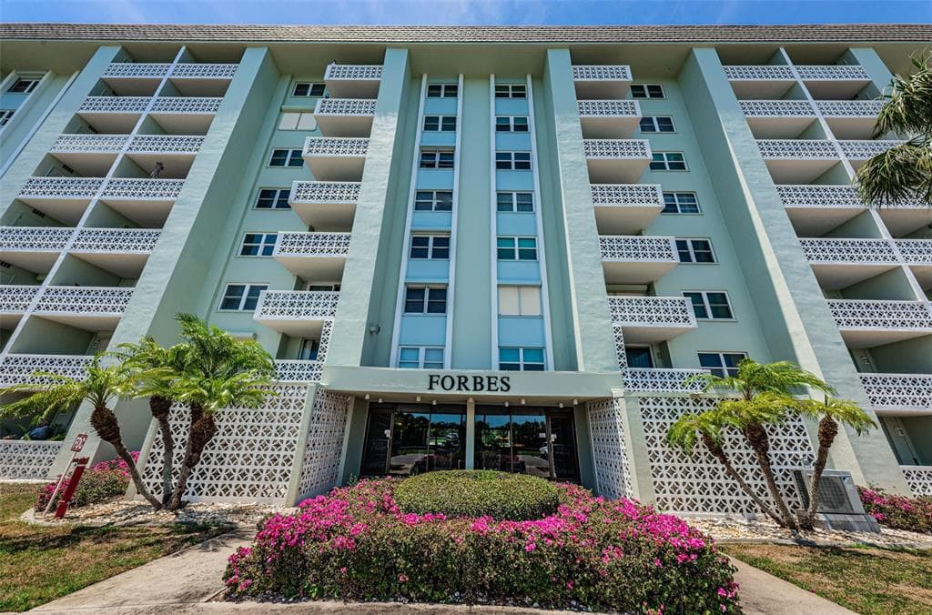 9 FORBES PLACE UNIT 304 DUNEDIN, FL 34698