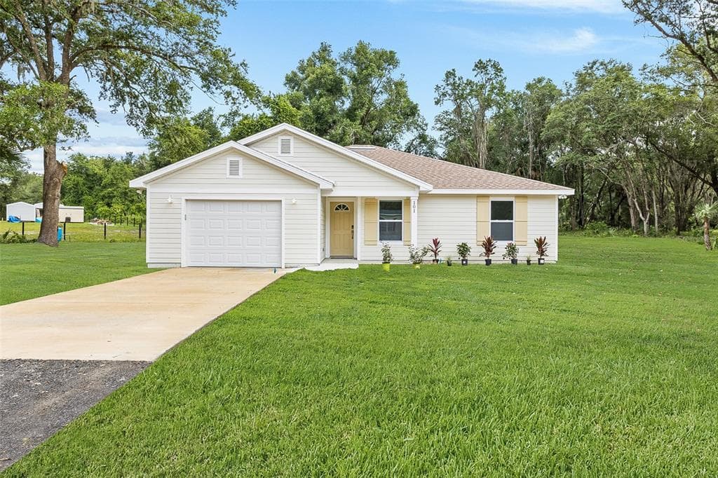101 KILLIAN DRIVE HAWTHORNE, FL 32640