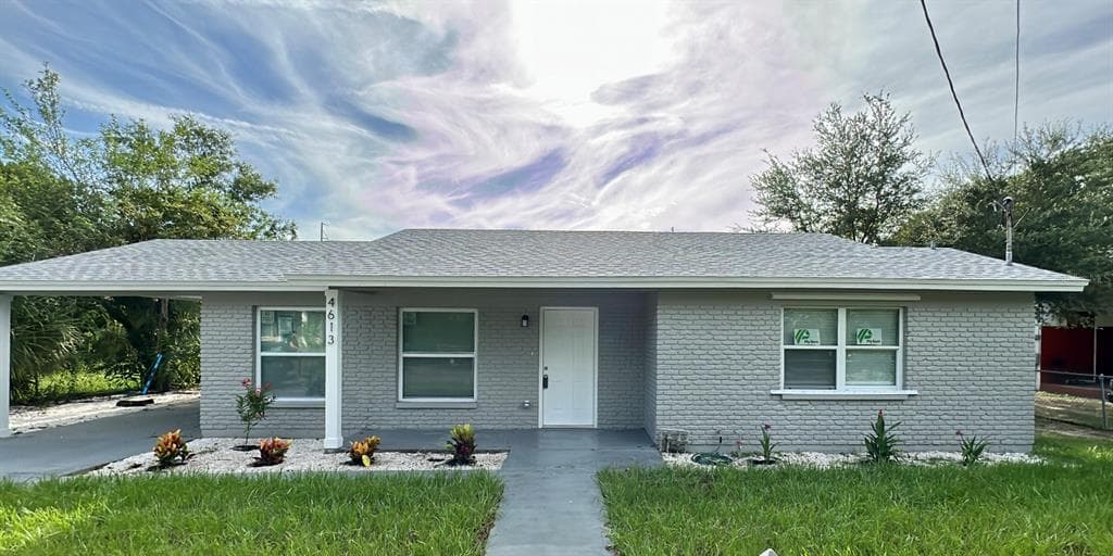 4613 N TROY STREET