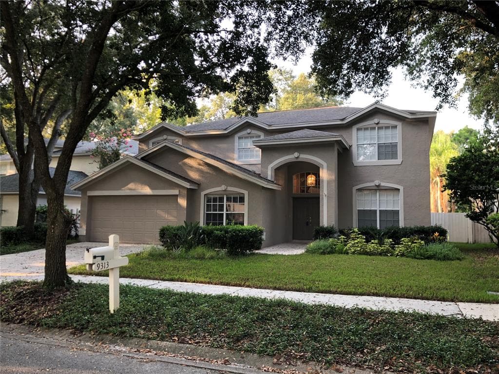 9313 KNIGHTSBRIDGE COURT TAMPA, FL 33647