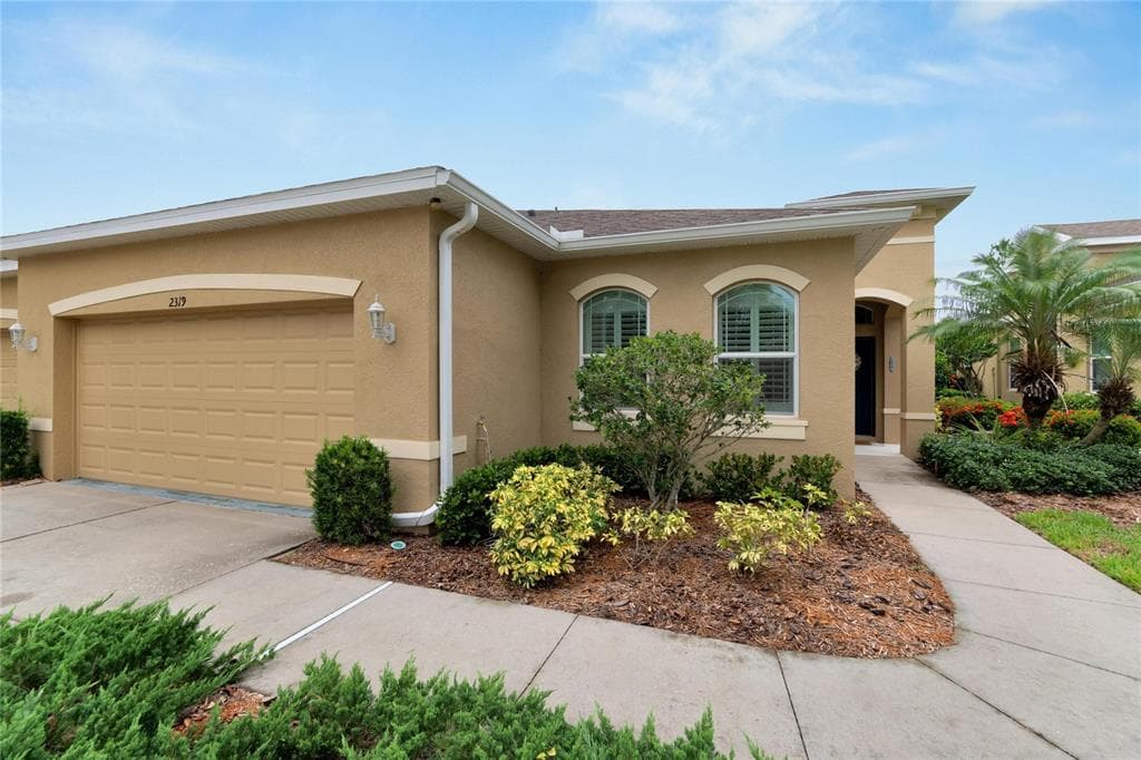 2319 OAKLEY GREEN DRIVE SUN CITY CENTER, FL 33573