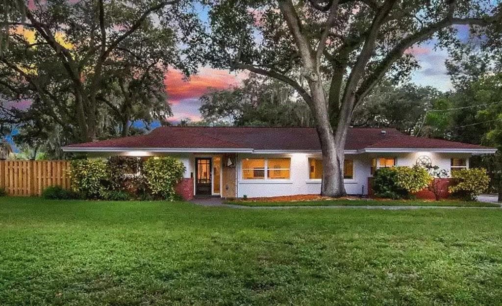 3900 52ND STREET N ST PETERSBURG, FL 33709