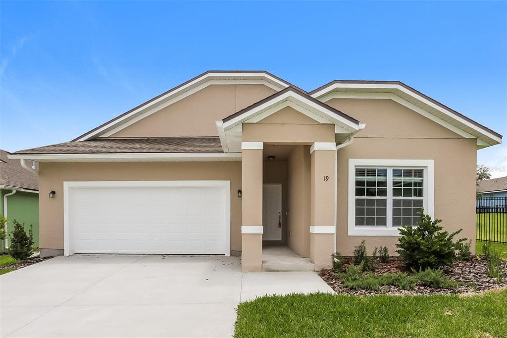 19 ELEVEN OAKS CIRCLE EUSTIS, FL 32726