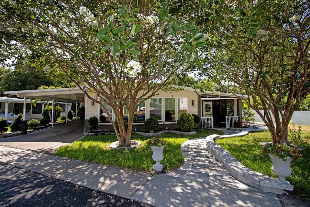 27 PALM FOREST DRIVE LARGO, FL 33770