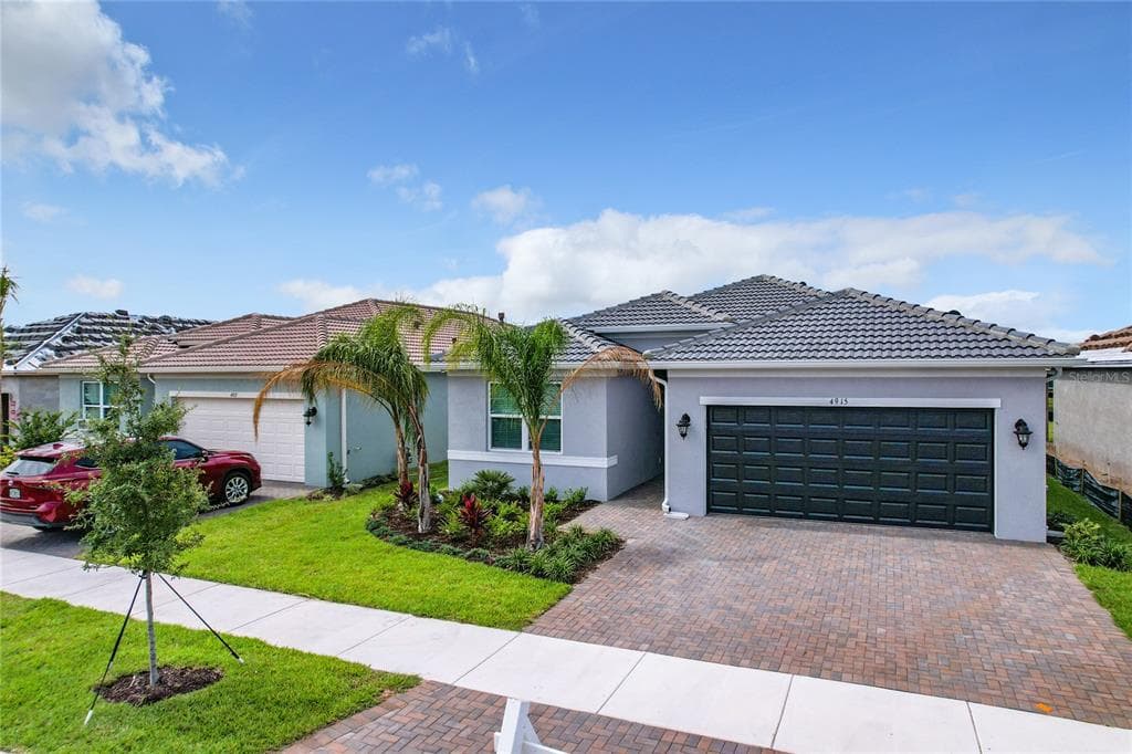 4915 SIENNA ISLES AVENUE WIMAUMA, FL 33598