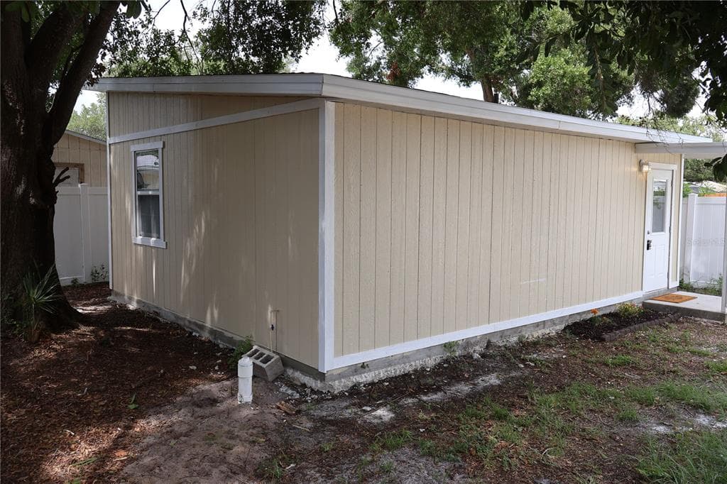 4007 W BAY AVENUE TAMPA, FL 33616