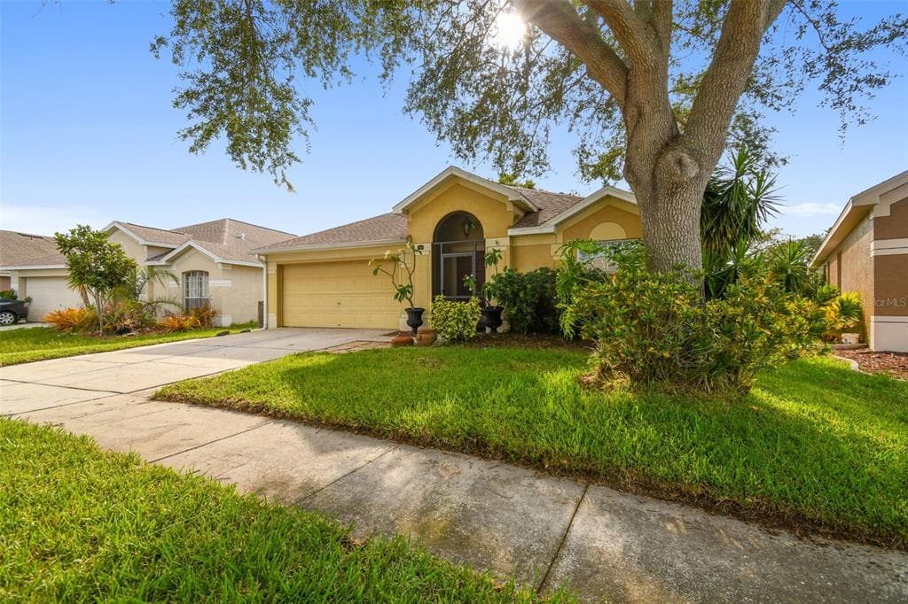 10438 HALLMARK BOULEVARD RIVERVIEW, FL 33578