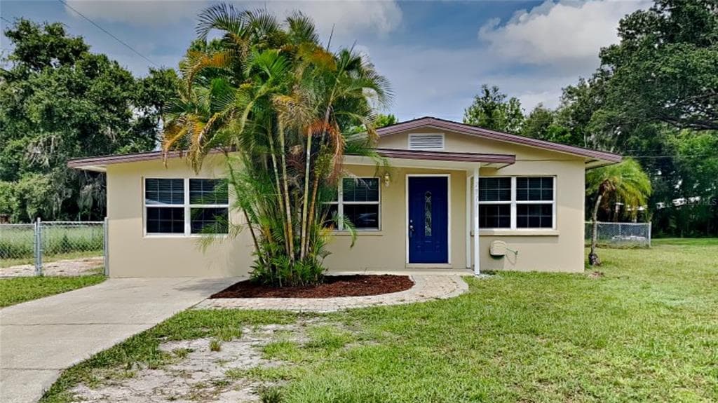 2811 59TH STREET COURT E BRADENTON, FL 34208