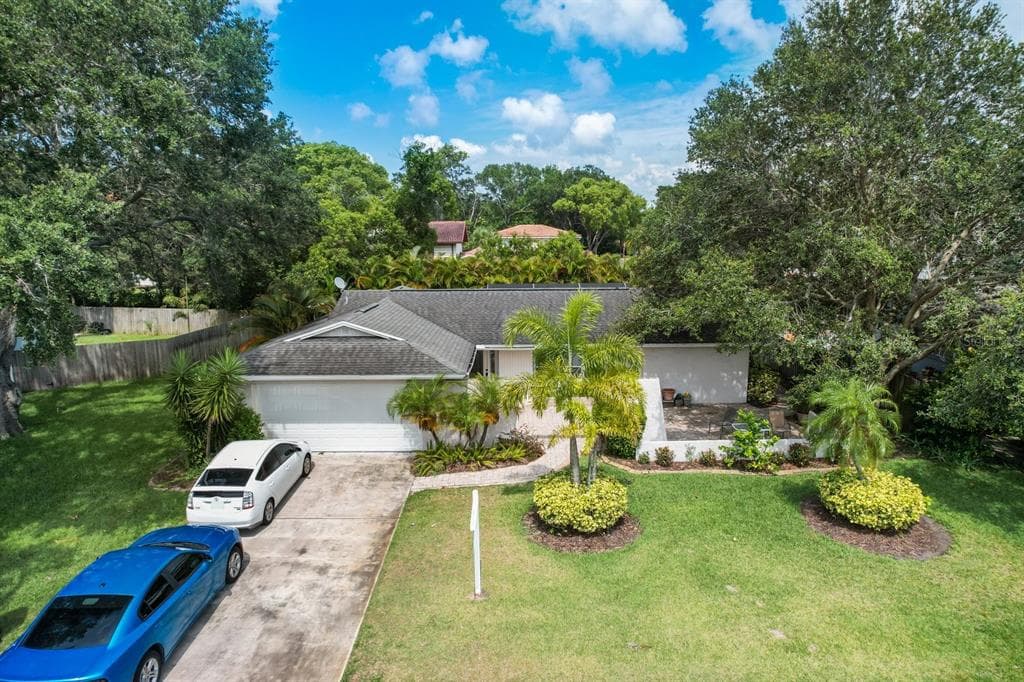 11333 BELLA LOMA DRIVE LARGO, FL 33774