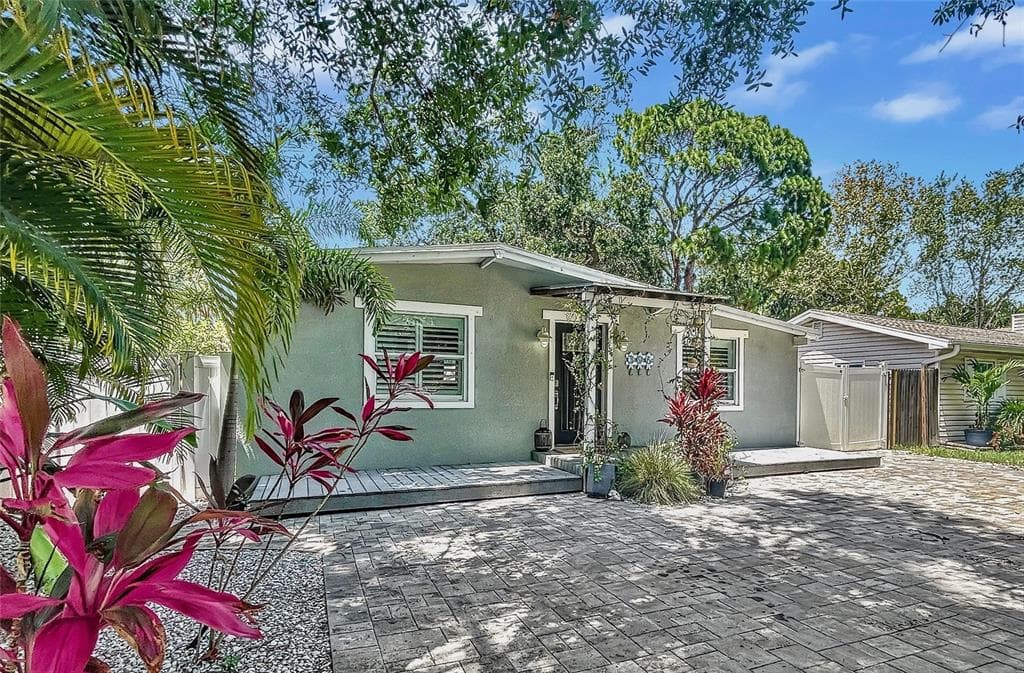 396 KENTUCKY AVENUE CRYSTAL BEACH, FL 34681